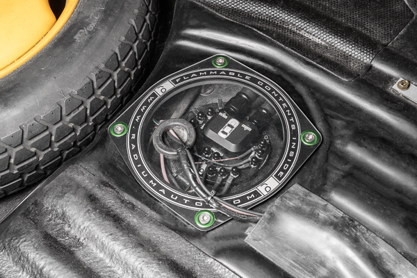 Tapa de acceso a la bomba de combustible para Nissan S13 R32 Radium Engineering