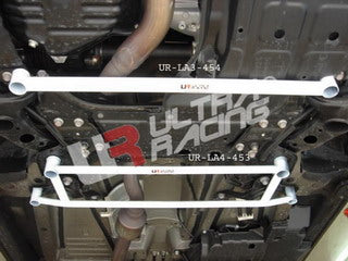 Barra inferior delantera Ultra Racing para Toyota RAV4 2.4 06+