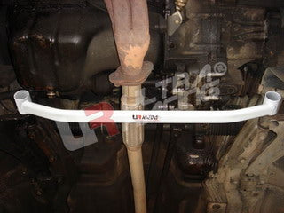 Barra de refuerzo inferior delantera Ultra Racing para Suzuki Swift 89-94
