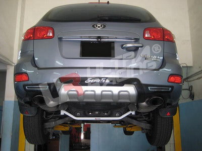 Barra inferior trasera 691 Ultra Racing para Hyundai Santa Fe 07-12 CM 2.7