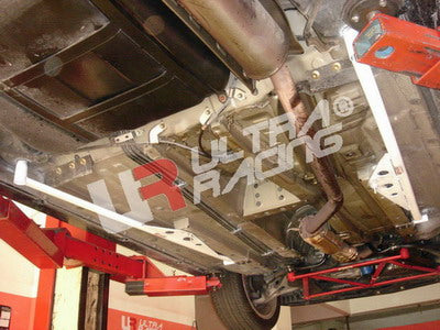 Barras de suelo Ultra Racing para Honda Civic 01-05 2/4D