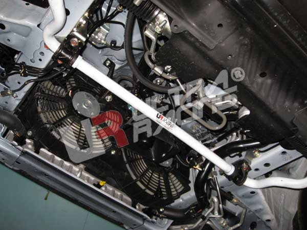 Barra estabilizadora delantera 32 mm Ultra Racing para Toyota Hiace/H200 04+