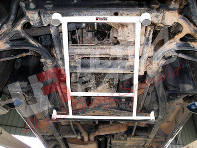 H-Brace delantera Ultra Racing para Mercedes ML 320 97-05