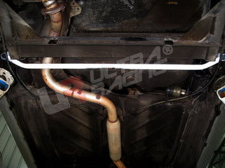 Barra de refuerzo inferior trasera Ultra Racing para VW Golf I