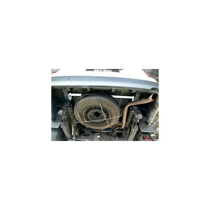 Ultra Racing Rear Anti-roll Bar for Toyota Hiace/H200 04+
