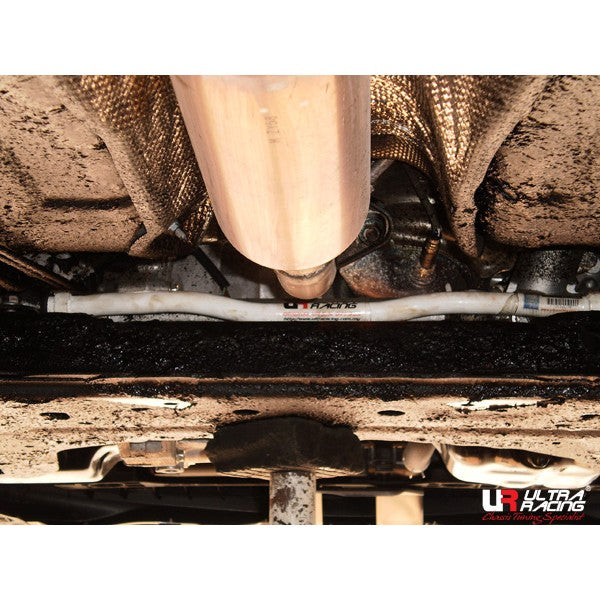 Barra estabilizadora delantera 22 mm Ultra Racing para Ford Fiesta MK6/7 1.6 /Mazda 2 07+