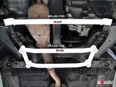 H-Brace delantera Ultra Racing para Nissan Cefiro 98-03 A33