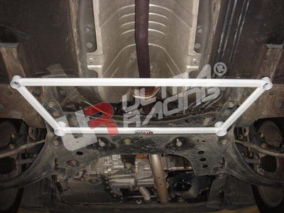 Barra en H delantera Ultra Racing para Nissan Micra K12 02-07