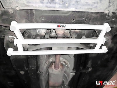 Barra inferior delantera Ultra Racing para Ford Mondeo MK4 2.3 07-13