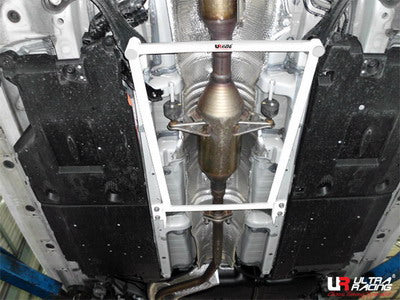 Refuerzo central 1627 Ultra Racing para Lexus CT200H / Prius XW30