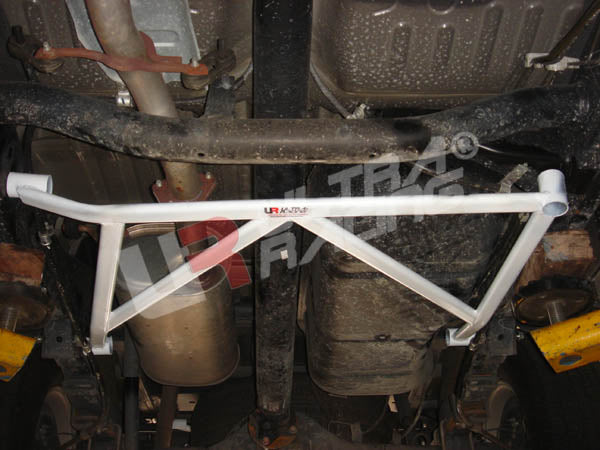 Barra en L trasera 639 Ultra Racing para Mitsubishi Triton/L200 06+