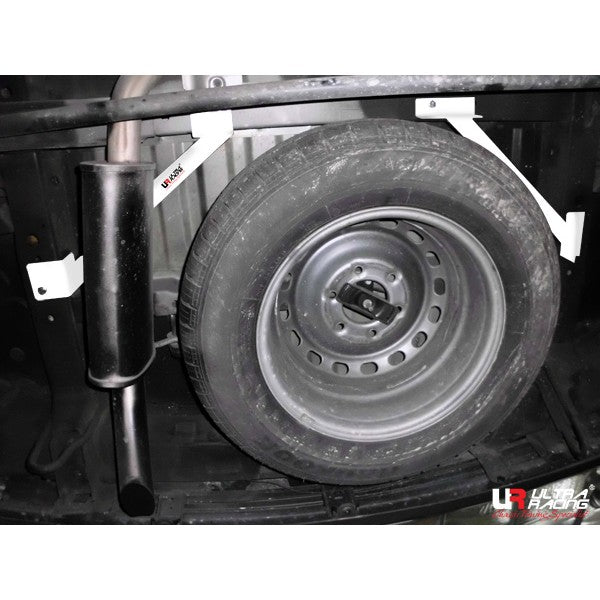 Barras traseras 1620 Ultra Racing para Hyundai H1 07+ 2.5D