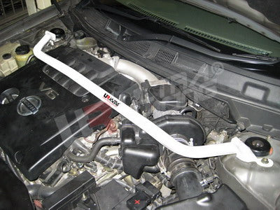 Barra de torre delantera superior Ultra Racing para Nissan Teana 03-08 J31