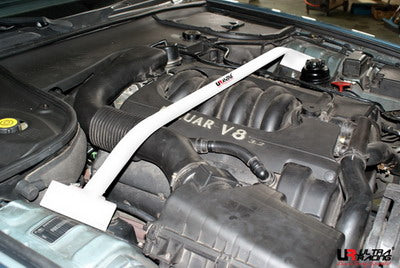 Barra de torre delantera superior Ultra Racing para Jaguar XJ (X308) 4.0 98-02