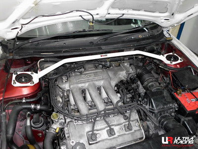 Barra de torretas delantera superior Ultra Racing para Ford Telstar / Mazda 626 93-97