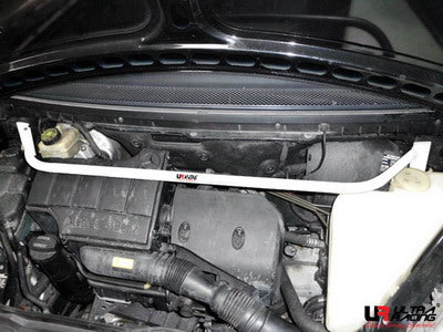 Barra de torre delantera superior Ultra Racing para Mercedes Clase A 97-05 A160 1.6