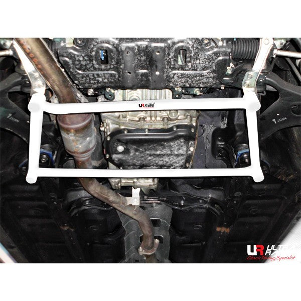 Barra inferior delantera 1873 Ultra Racing para Subaru XV 12+