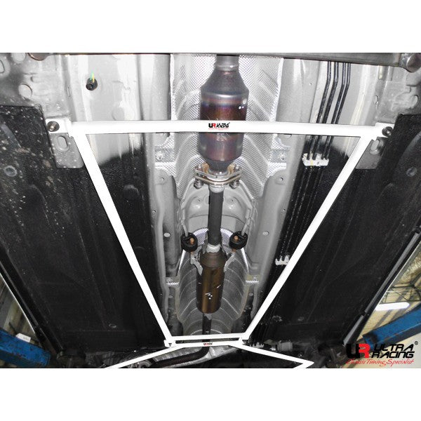 Barra de refuerzo inferior central Ultra Racing para Nissan Almera 1.5 11+