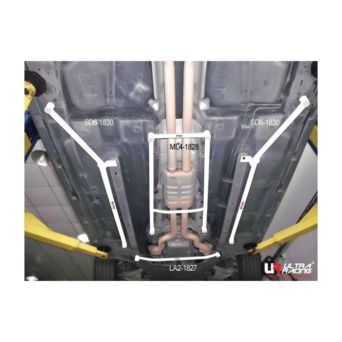 Ultra Racing Lower Side Bars for Cadillac CTS 3.6 07+