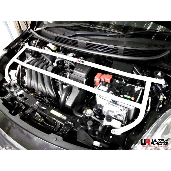 Barra de torre delantera superior Ultra Racing para Nissan Almera 1.5 11+