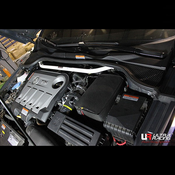Barra de torre delantera superior Ultra Racing para VW Scirocco 08+ 2WD 2.0D