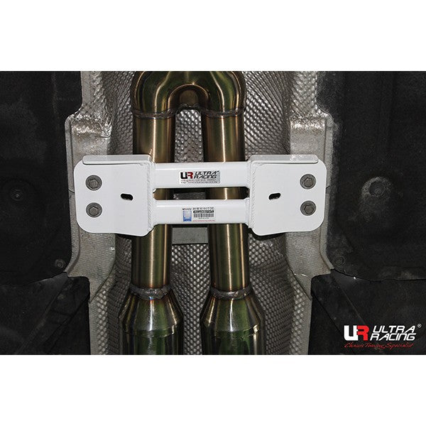 Barra inferior central 2760 Ultra Racing para BMW M3 E92 07-13
