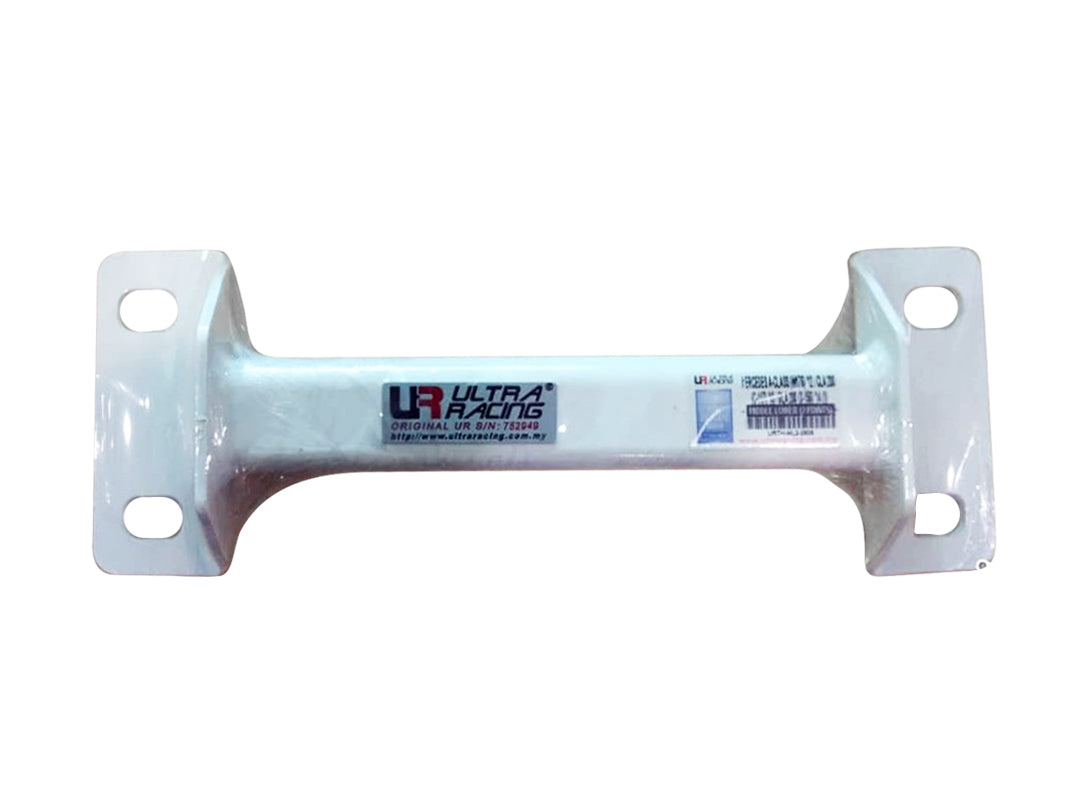 Barra inferior central 2805 Ultra Racing para Mercedes A250 / AMG 13+ W176 2WD