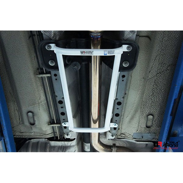 Barra inferior central 2879 Ultra Racing para Ford Kuga 12+