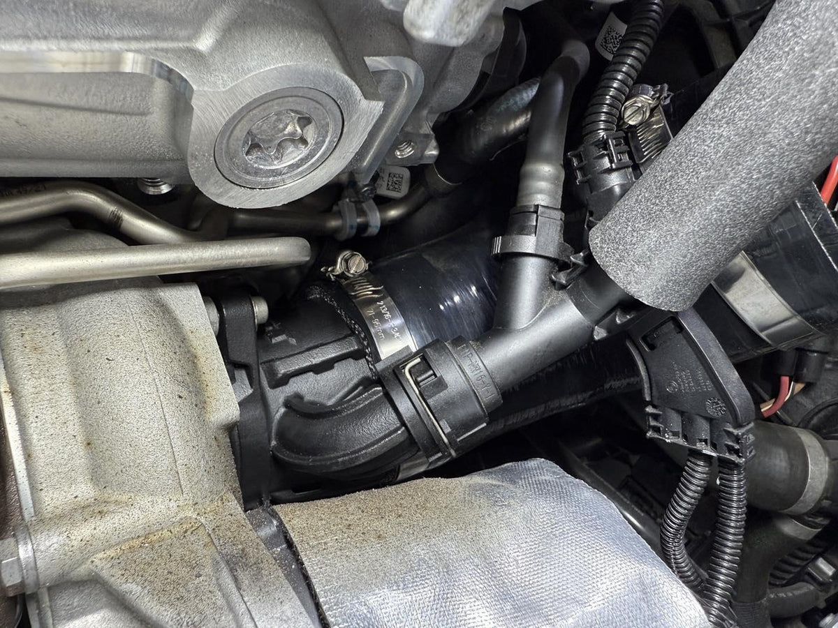 Turbo pipe de admisión MST Performance para BMW B58 3.0 Serie G 240 340 440