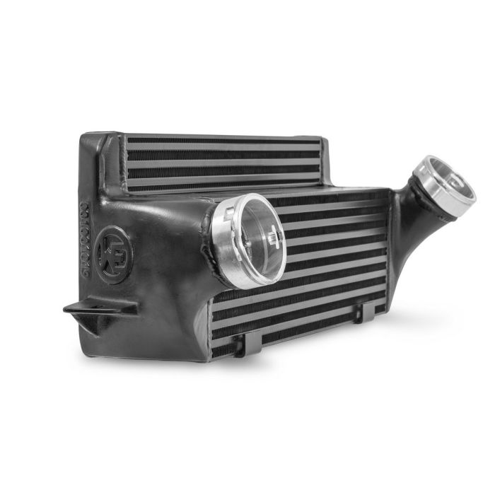 Paquete de rendimiento Wagner Tuning EVO1 para BMW Serie E 135i con intercooler y tubo de bajada.