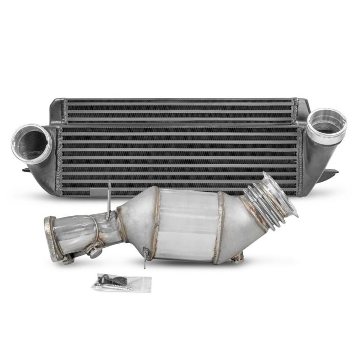 Paquete de rendimiento Wagner Tuning EVO1 para BMW Serie E 135i con intercooler y tubo de bajada.