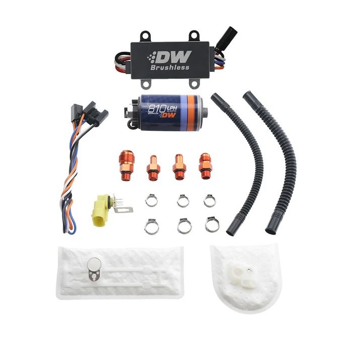Bomba de combustible sin escobillas DeatschWerks DW810 para montaje en tanque, 810 L/h, con kit de instalación y controlador C105.
