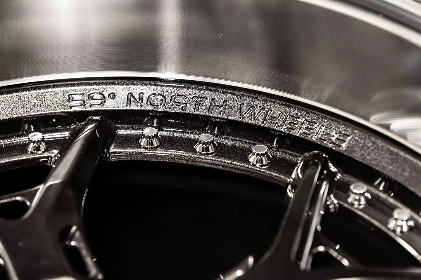 59°North Wheels D-014 9,75x18" ET -5 5x114,3/5x120 gunmetal/polished lip