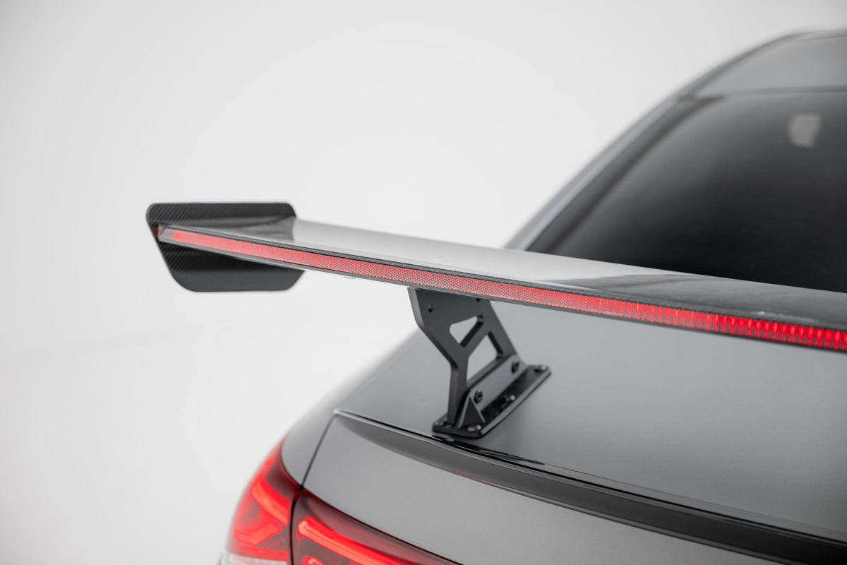 Alerón de carbono con soportes internos + LED para Mercedes-Benz CLA Coupe C118 / C118 Facelift