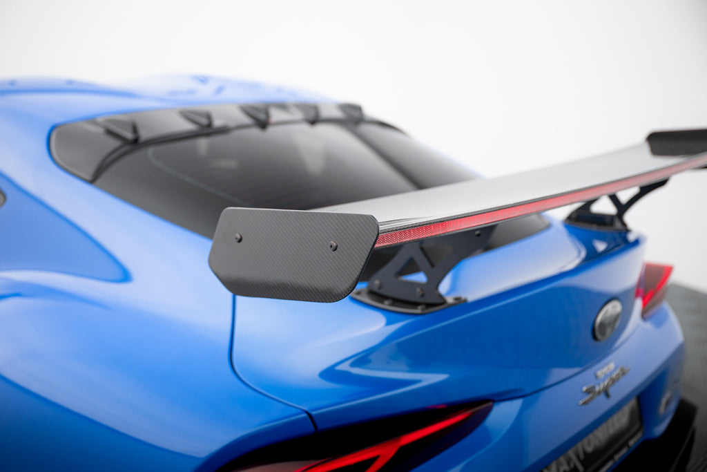 Alerón de carbono con soportes externos + LED para Toyota Supra Mk5