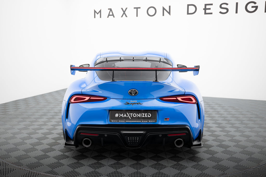 Alerón de carbono con soportes cuello de cisne + LED para Toyota Supra Mk5