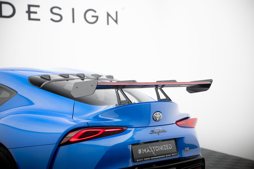 Alerón de carbono con soportes cuello de cisne + LED para Toyota Supra Mk5