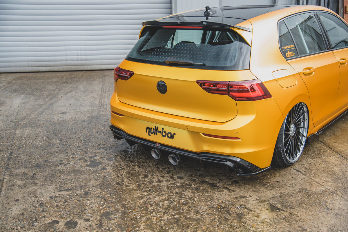 Difusor trasero (estilo R32) con escape para Volkswagen Golf Hatchback Mk8 / Mk8 Facelift