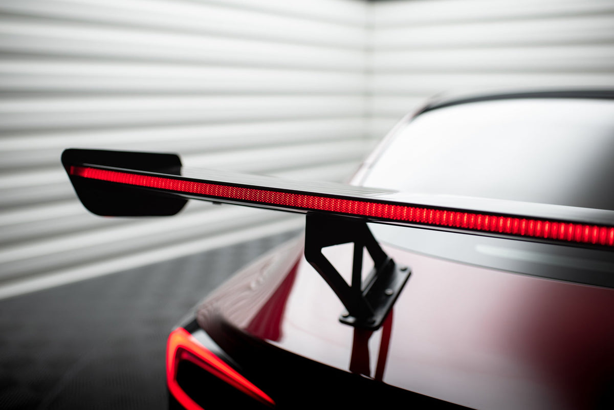 Alerón de carbono + LED para Tesla Model 3