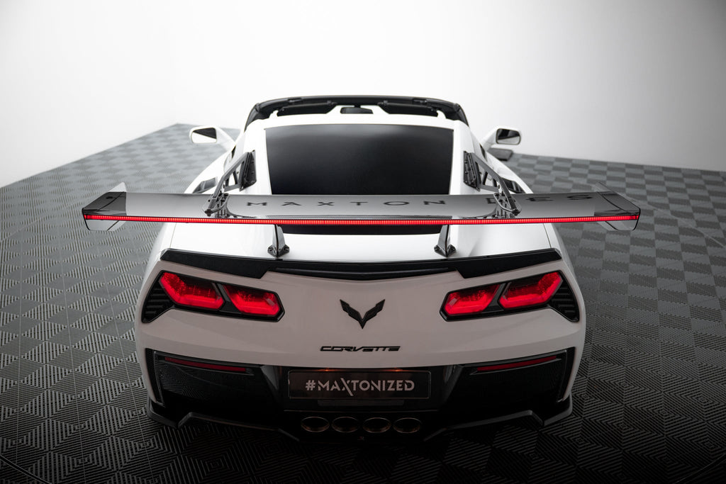 Alerón de carbono con soportes cuello de cisne + LED para Chevrolet Corvette Stingray / Grand Sport C7