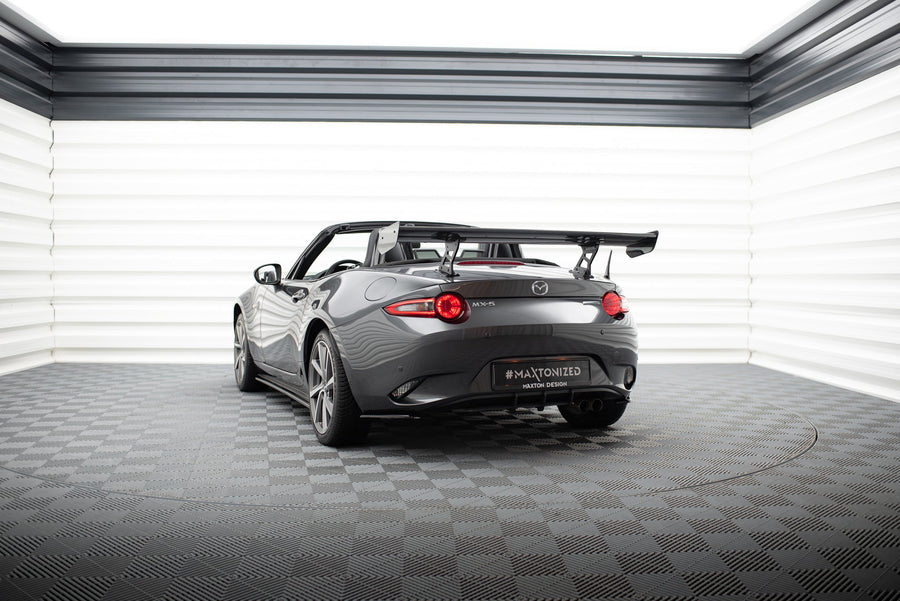 Alerón de carbono con soportes internos para Mazda MX-5 ND (Mk4) – otra vista