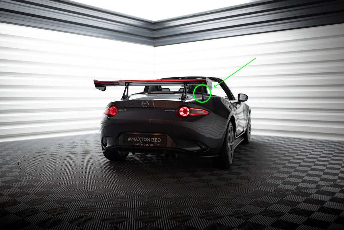 Alerón de carbono con soportes cuello de cisne + LED para Mazda MX-5 ND (Mk4)