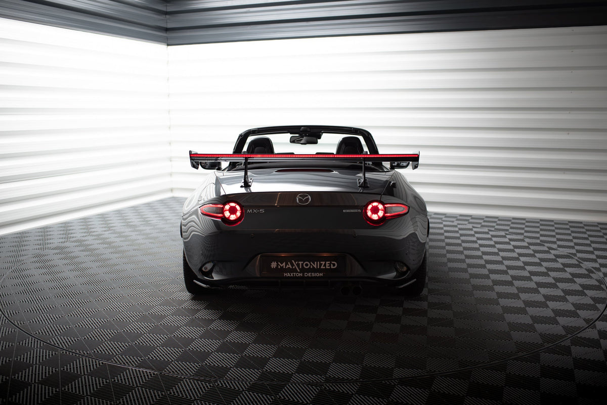 Alerón de carbono con soportes cuello de cisne + LED para Mazda MX-5 ND (Mk4)
