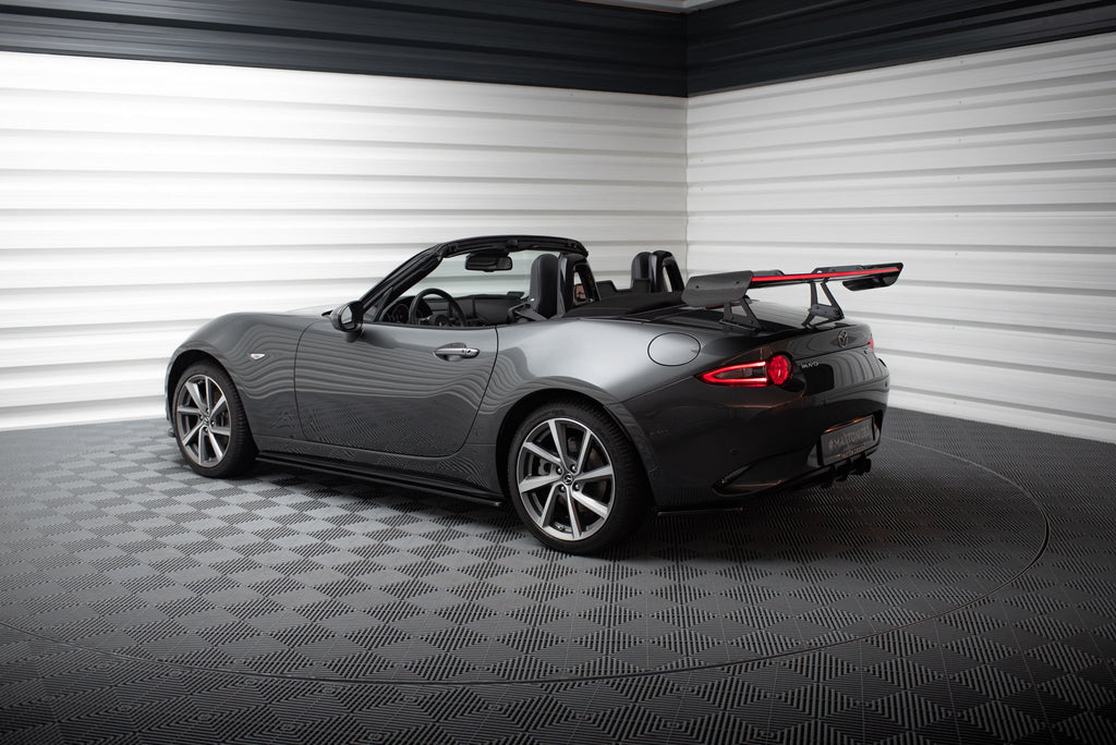 Alerón de carbono con soportes cuello de cisne + LED para Mazda MX-5 ND (Mk4)