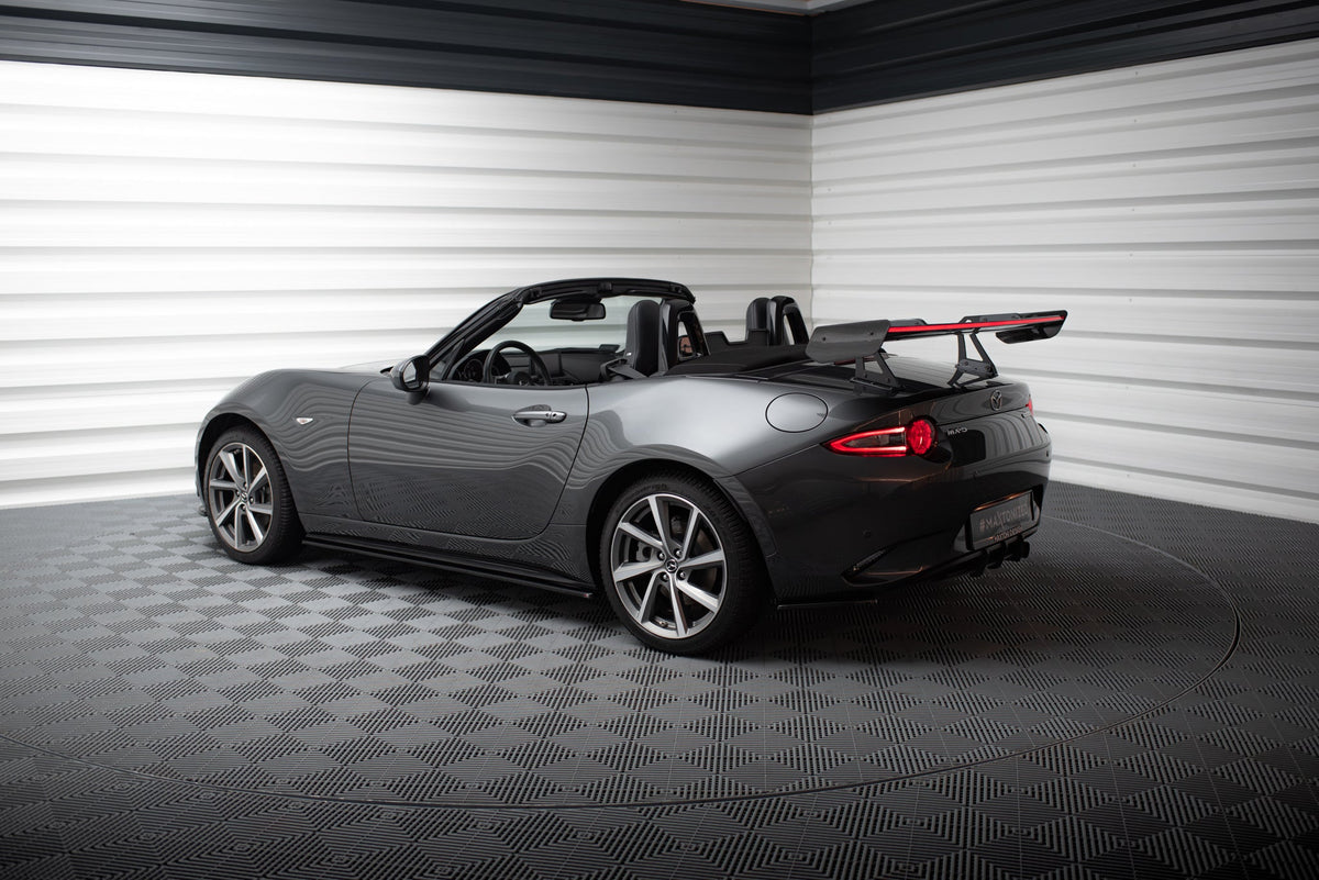 Alerón de carbono con soportes cuello de cisne + LED para Mazda MX-5 ND (Mk4)