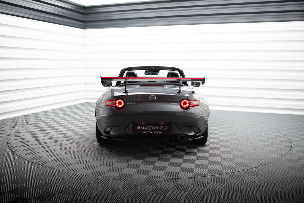 Alerón de carbono con soportes cuello de cisne + LED para Mazda MX-5 ND (Mk4)