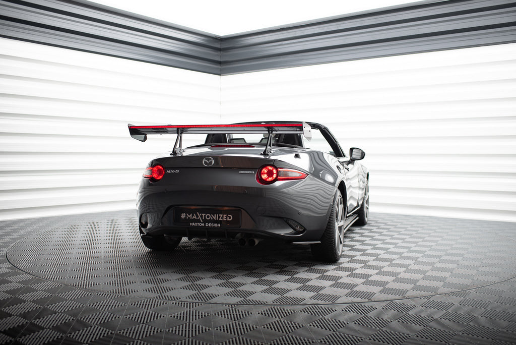 Alerón de carbono con soportes cuello de cisne + LED para Mazda MX-5 ND (Mk4)