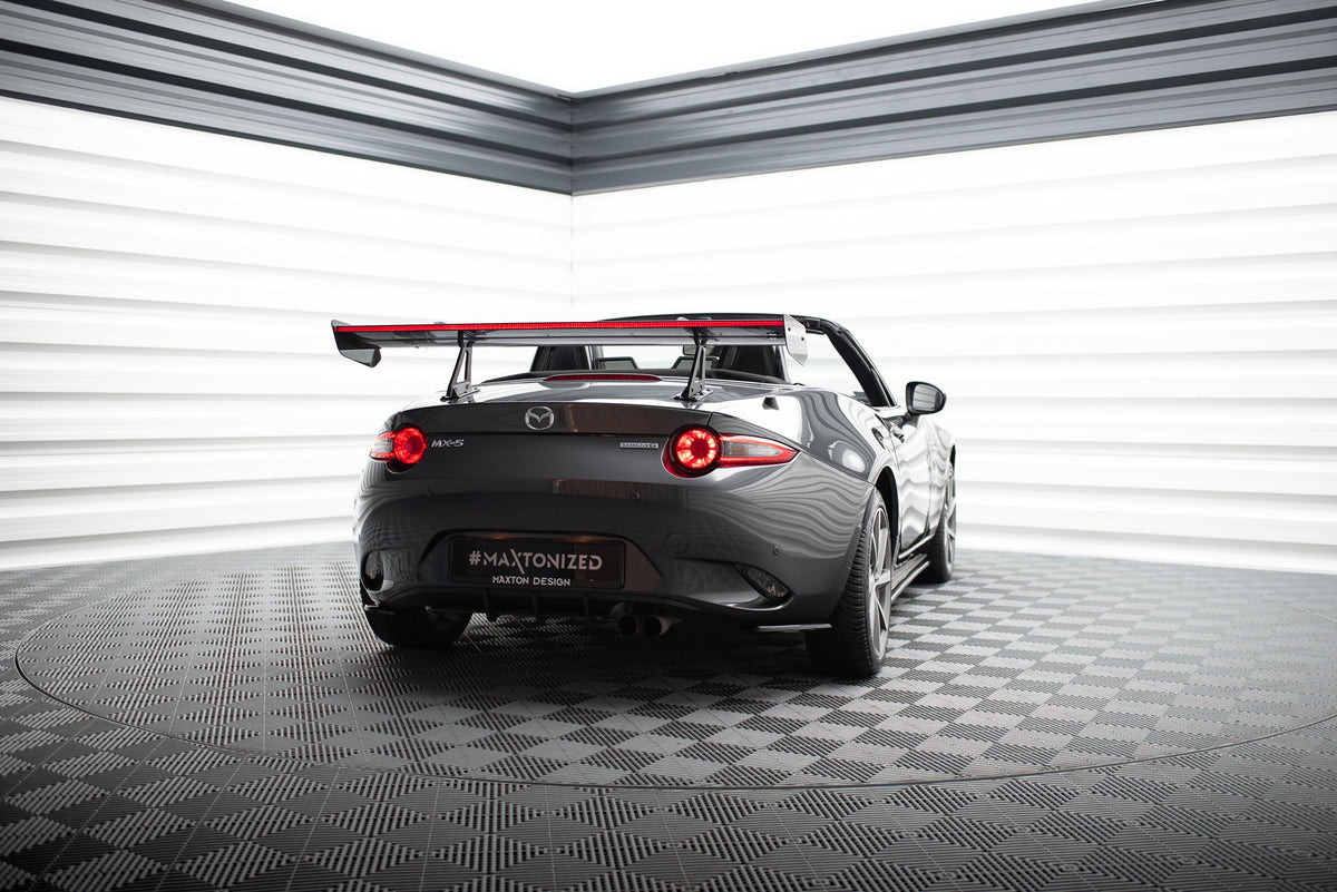 Alerón de carbono con soportes cuello de cisne + LED para Mazda MX-5 ND (Mk4)