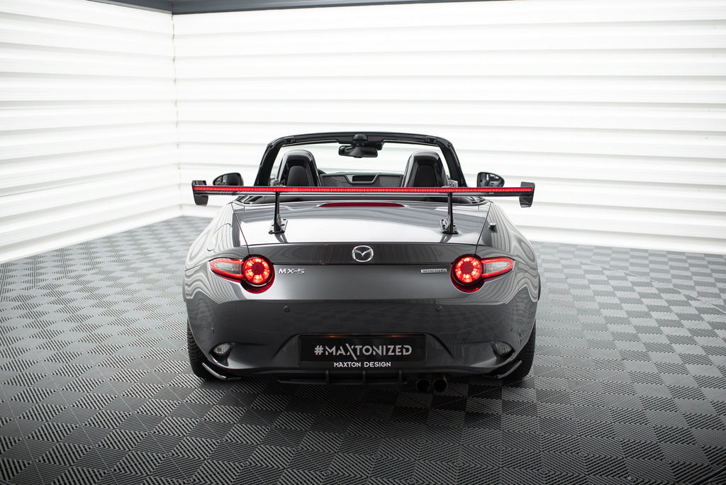 Alerón de carbono con soportes cuello de cisne + LED para Mazda MX-5 ND (Mk4)
