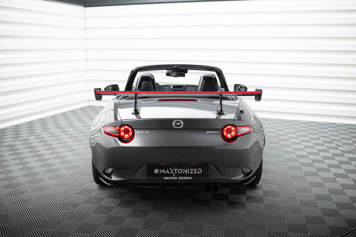 Alerón de carbono con soportes cuello de cisne + LED para Mazda MX-5 ND (Mk4)